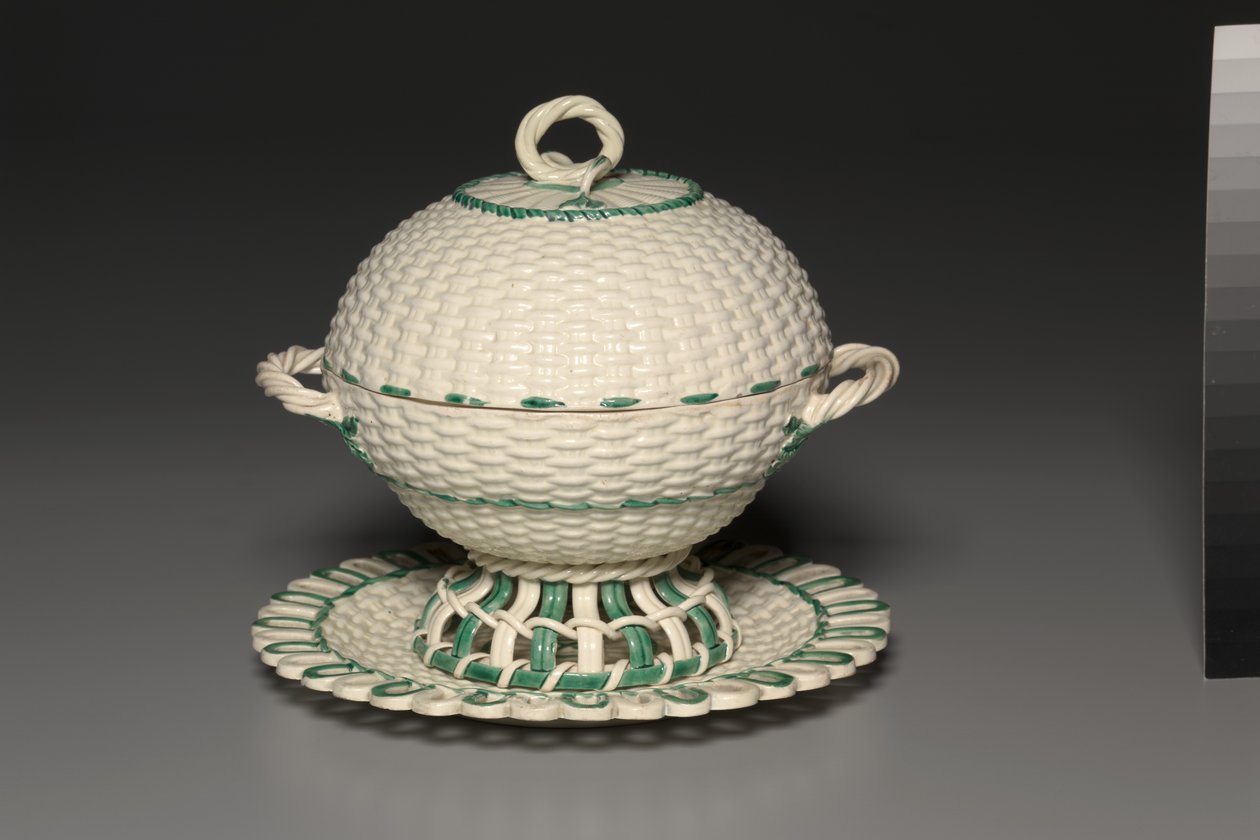 Kurv med flettet arbeid på stativ, laget av Wedgwood Factory, ca. 1780-1840 av Unbekannt