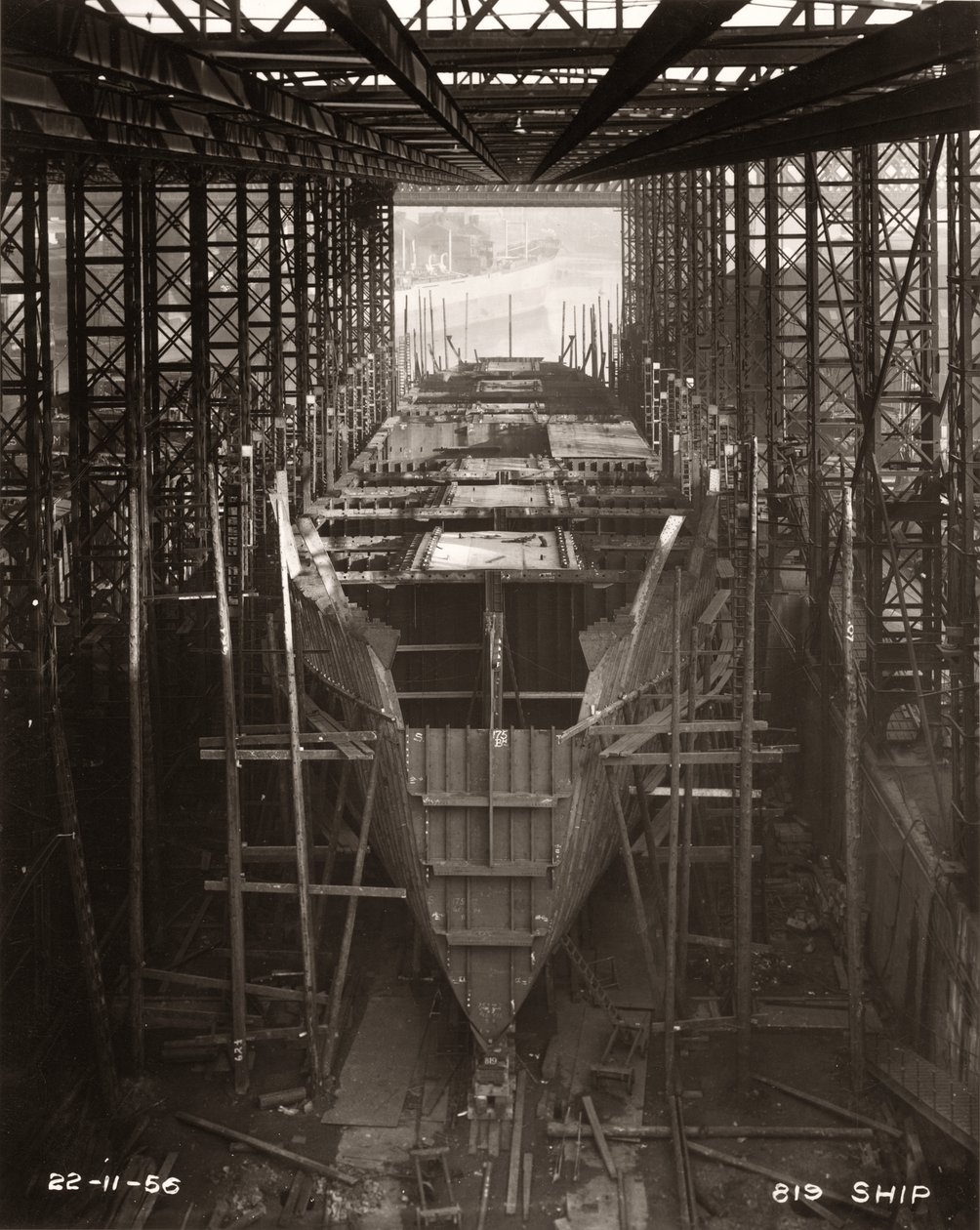 Arbeidet starter med byggingen av hoveddekket til ‘Northbank’ ved verftet til William Doxford & Sons, Sunderland, 22. november 1956 (s/hvitt-bilde) av Unbekannter Künstler