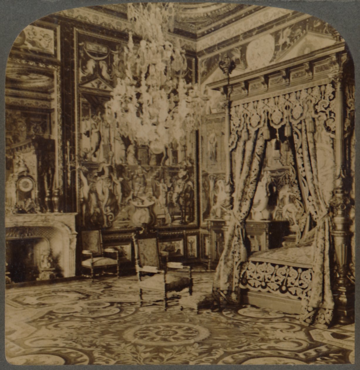 Soverom til Catherine de Medicis, Palace of Fontainebleau, Frankrike, 1901. av Underwood and Underwood