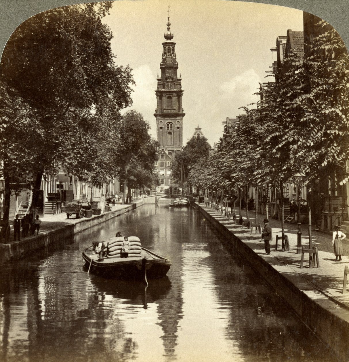 Kanal, Amsterdam, Nederland. av Underwood and Underwood