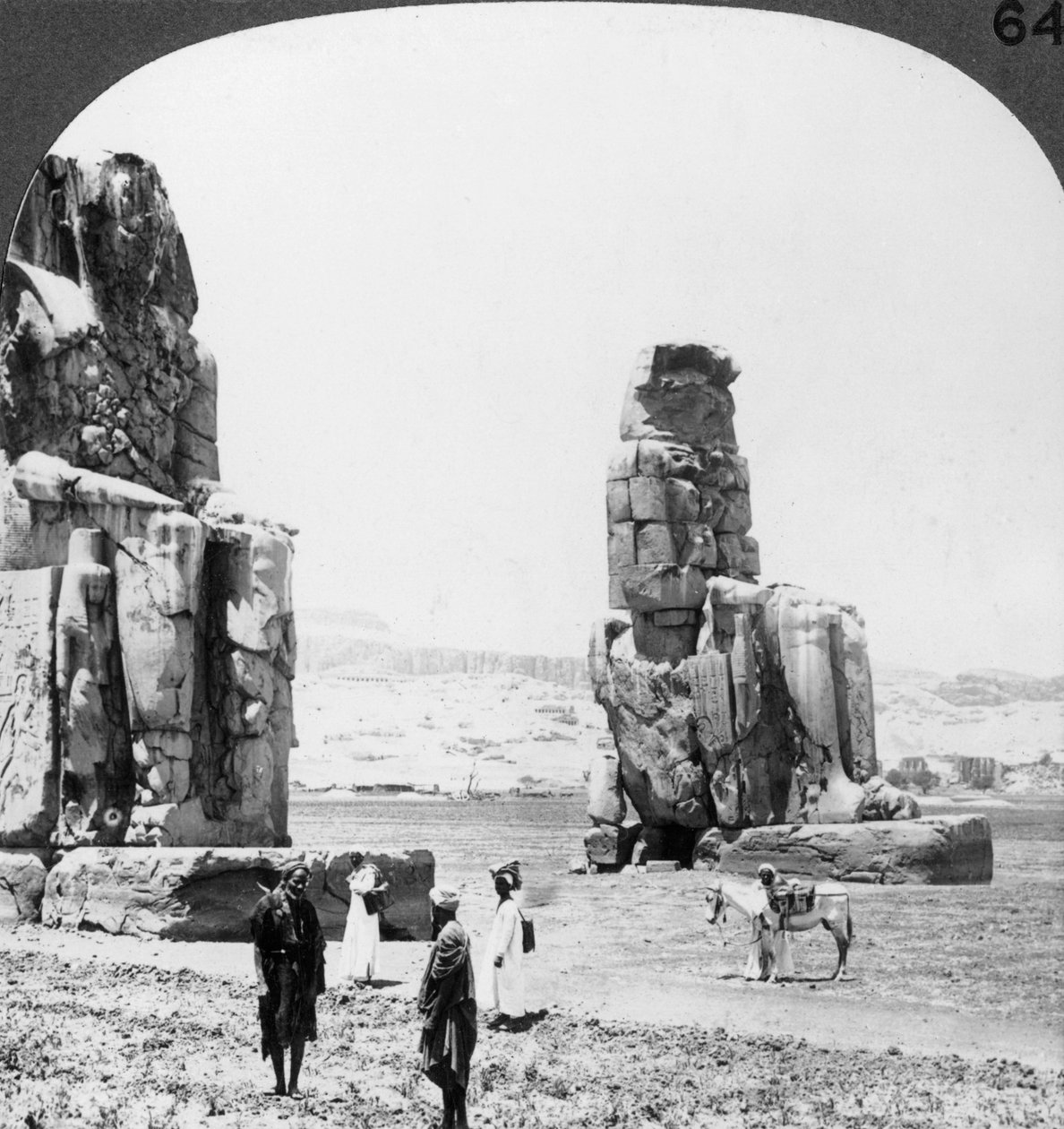 Kolossale Memnon-statuer i Theben, Egypt, 1905 av Underwood and Underwood