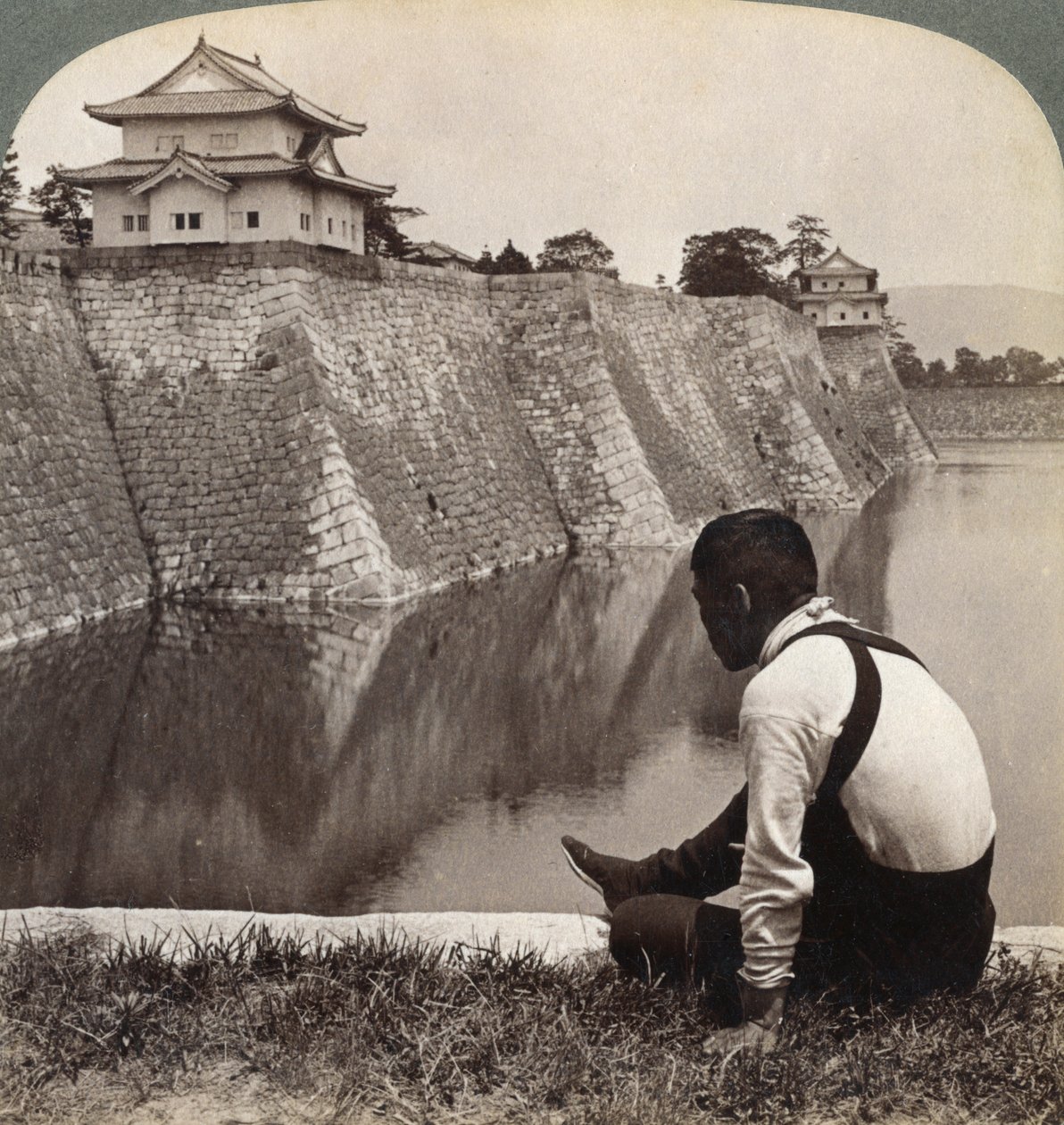 Føydalslottet til de stolte Shoguns, Osaka, Japan, 1904 av Underwood and Underwood