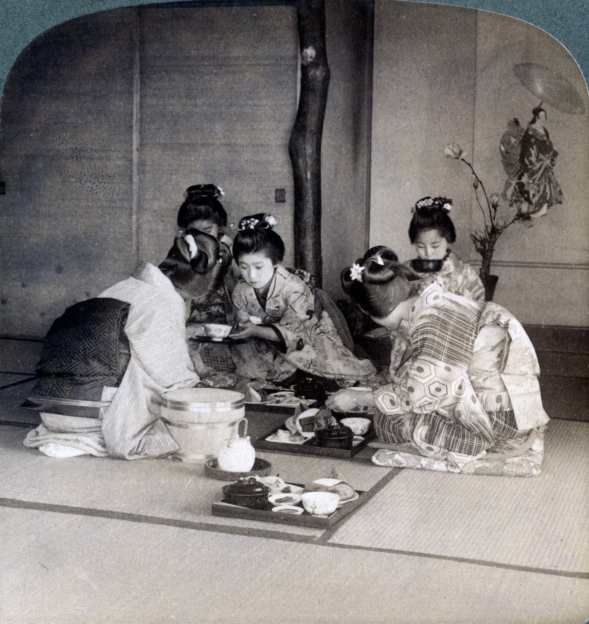 Geishaer til middag, Tokyo, Japan, 1904 av Underwood and Underwood