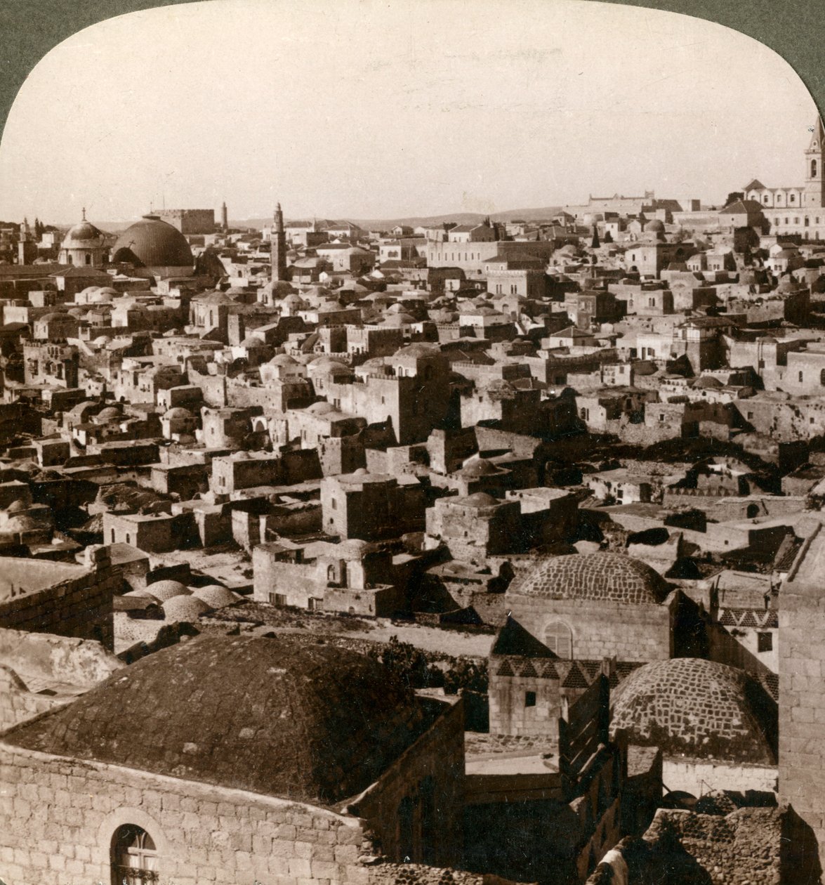 Jerusalem, sett fra den nordlige muren, Palestina, 1897. av Underwood and Underwood