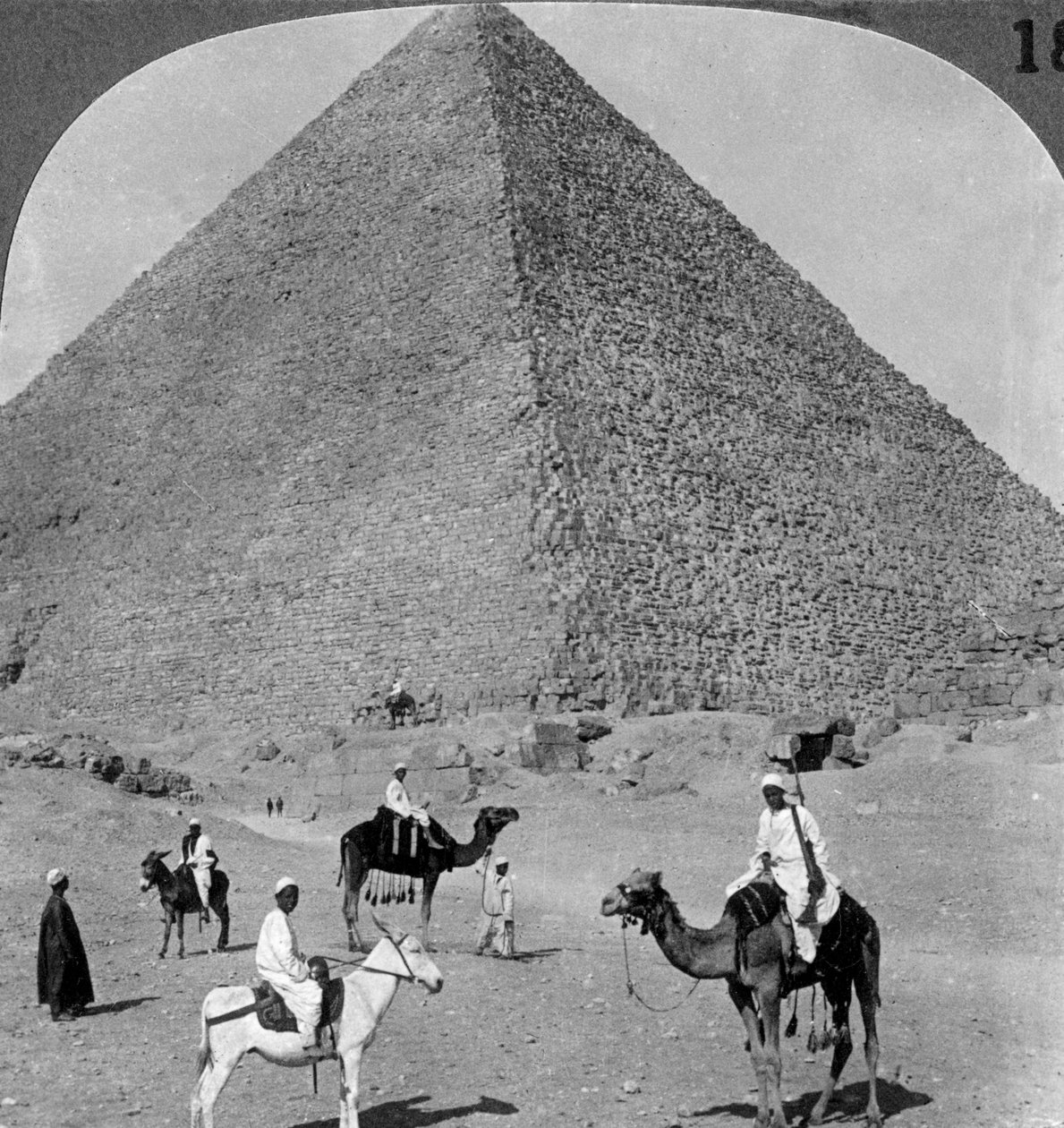 Kong Khufus grav, den store pyramiden i Giza, Egypt, 1905. av Underwood and Underwood