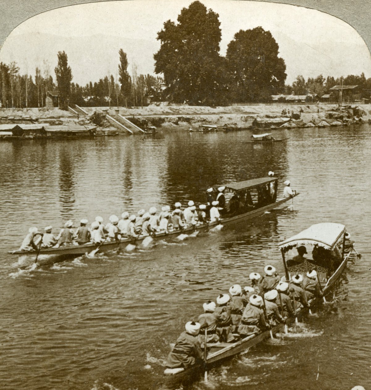 Lady Curzxon reiser på statslekteren til Maharaja, Kashmir, India, ca 1900-tallet. av Underwood and Underwood