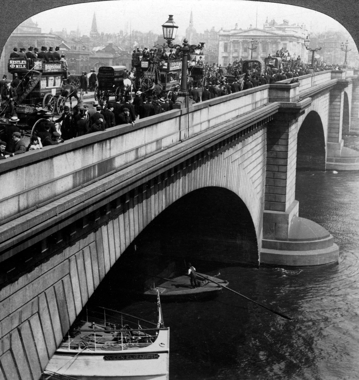London Bridge, London, sent på 1800-tallet. av Underwood and Underwood