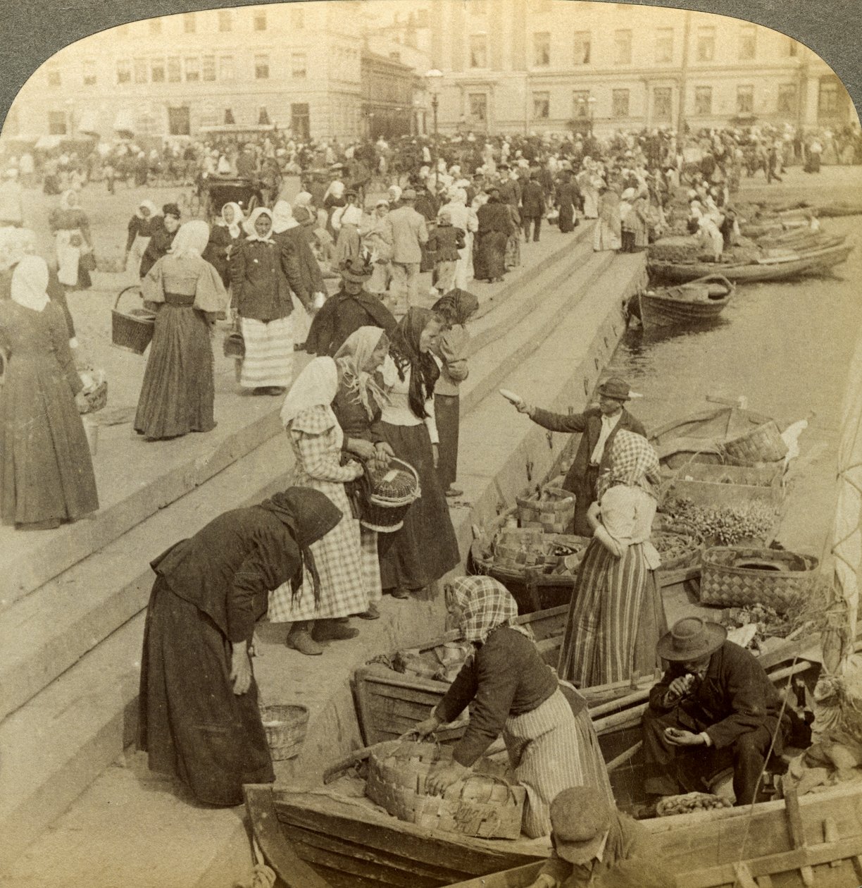 Markedsbåter, Helsinki, Finland. av Underwood and Underwood