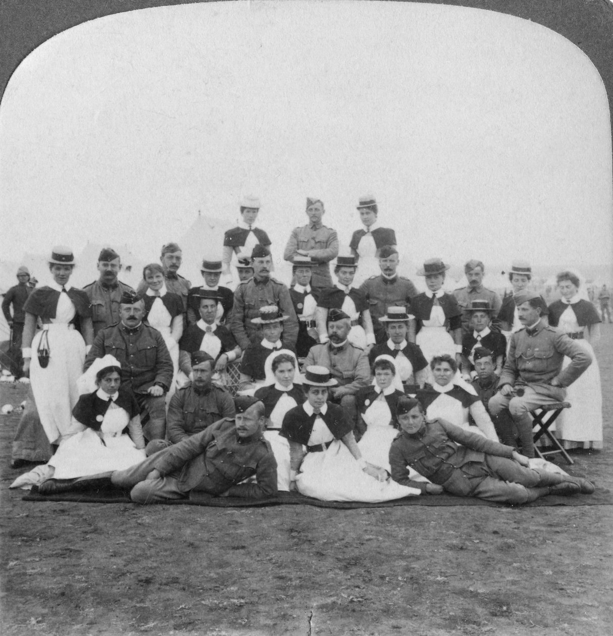 Medisinsk personell og sykepleiere ved generelt sykehus nr. 9, Bloemfontein, Sør-Afrika, Boer War, 1901 av Underwood and Underwood