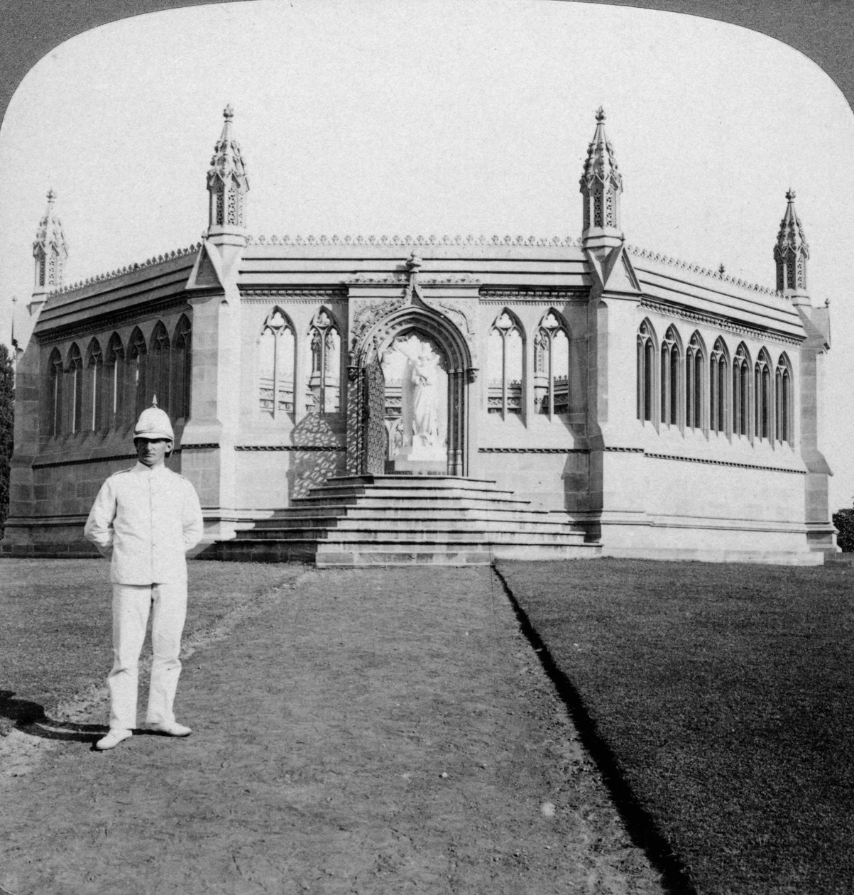 Minnesmerke over de britiske kvinnene og barna som ble myrdet under det indiske mytteriet, Cawnpore, India, 1903. av Underwood and Underwood