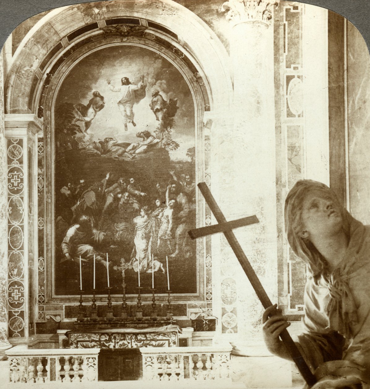 Mosaikk over Transfigurasjonsalteret, Peterskirken, Roma, Italia. av Underwood and Underwood