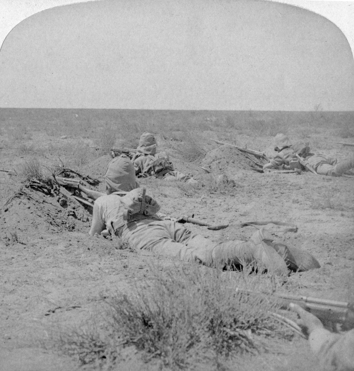 På kamplinjen med Queens modigste, Modder River, Sør-Afrika, 1900 av Underwood and Underwood