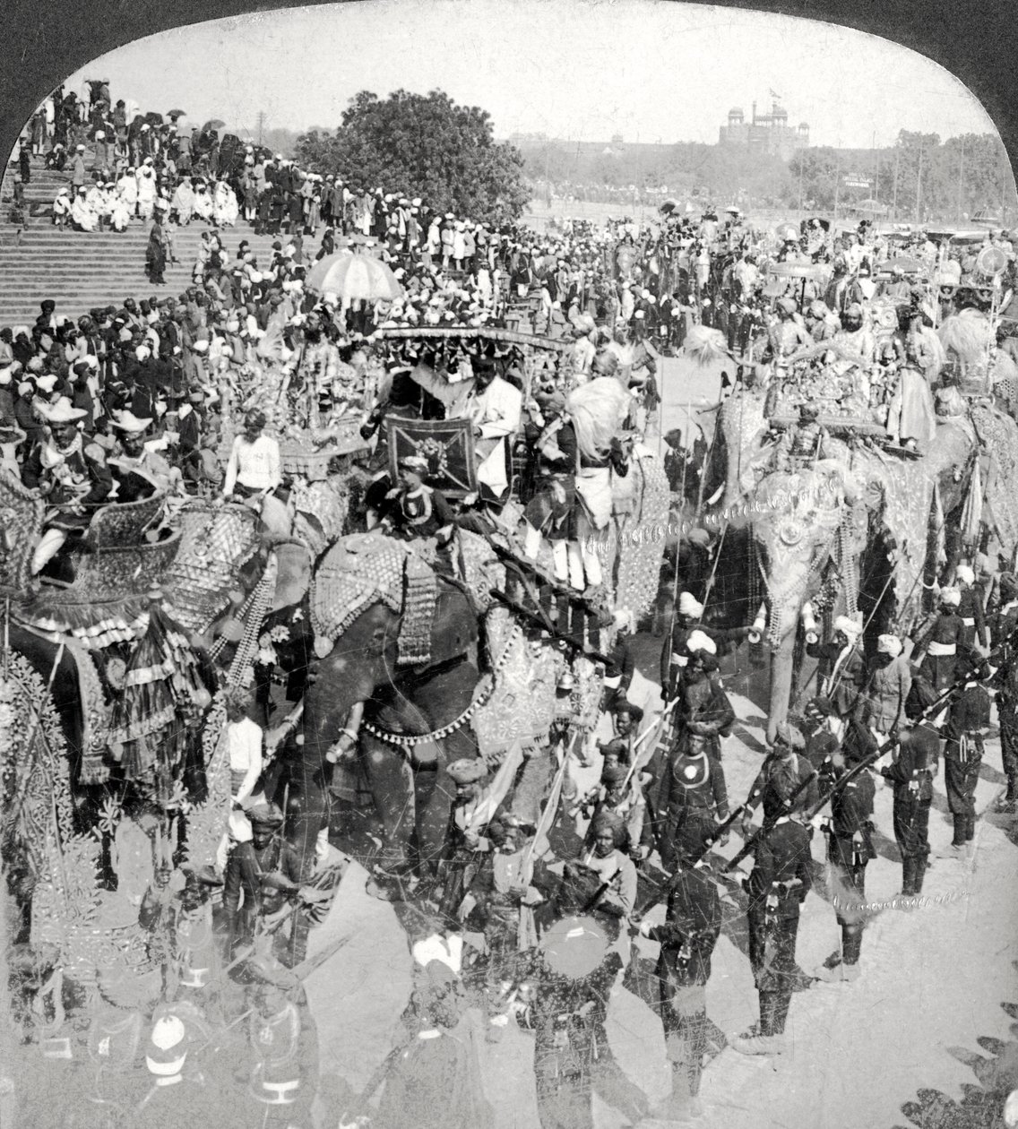 Prinser i Grand State Entry, Durbar, Delhi, India. av Underwood and Underwood