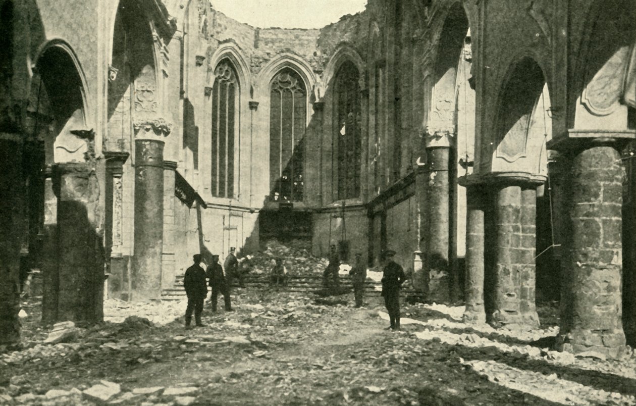 Ødelagt kirke i Visé i Belgia, 1914-1918, c1920. av Underwood and Underwood