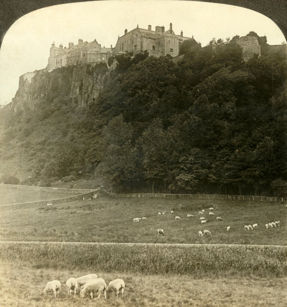 Stirling Castle, sete for gamle konger...Skottland, ca 1900. av Underwood and Underwood