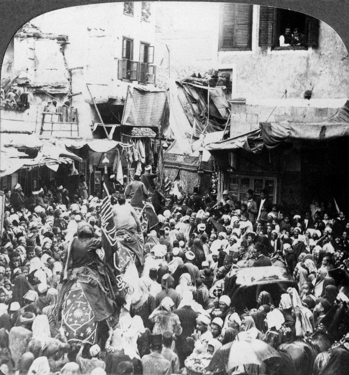 The Holy Carpet Parade with the Mahmal, Kairo, Egypt, 1905. av Underwood and Underwood
