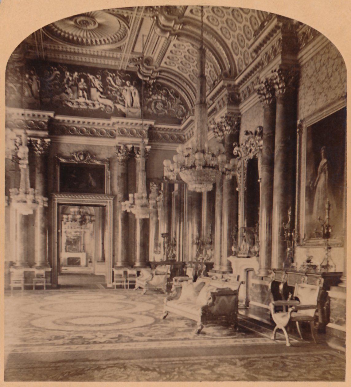 The Queens Gorgeous Blue Room, Buckingham Palace, London, England, 1900. av Underwood and Underwood