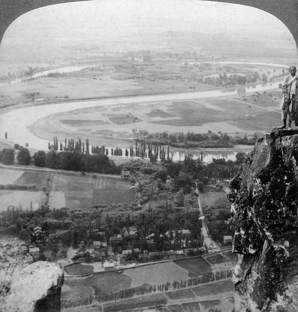 The Vale of Cashmere Kashmir, India, 1903. av Underwood and Underwood