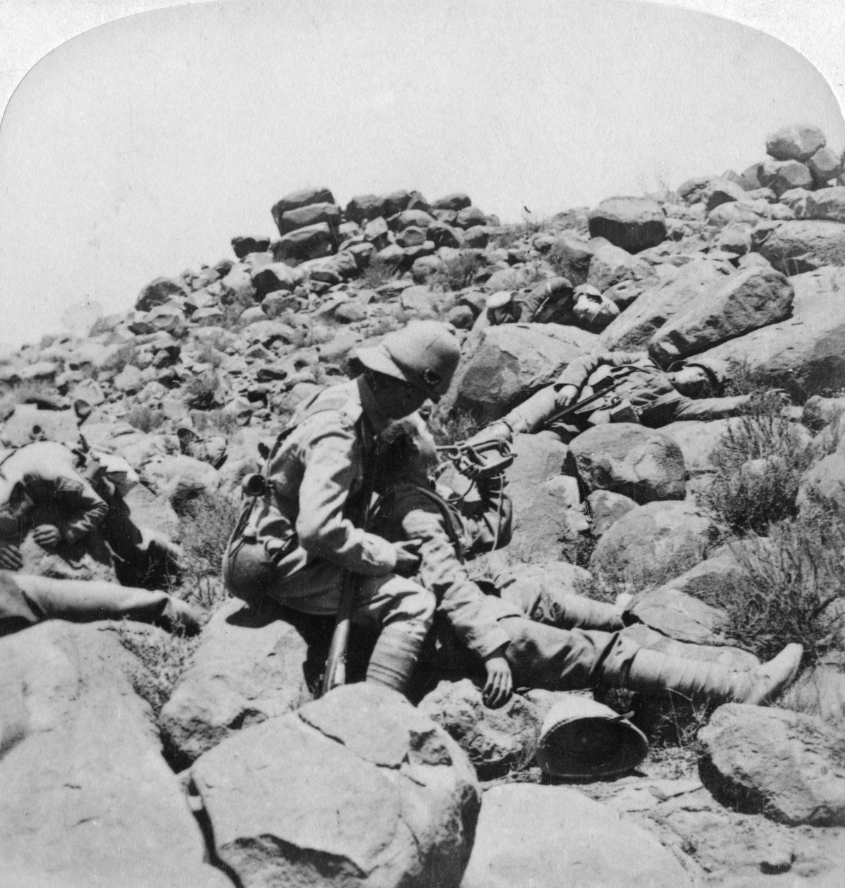 De døende buglers siste anløp, en slagmarkhendelse, Gras Pan, Sør-Afrika, 1900 av Underwood and Underwood