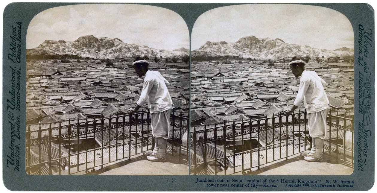 De rotete takene i Seoul, hovedstaden i Eremittriket Korea, 1904. av Underwood and Underwood