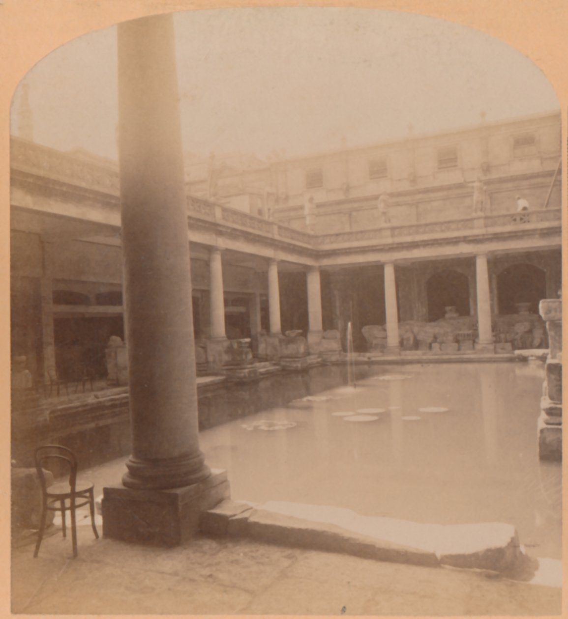 Det gamle romerske badet, Bath, England, 1900. av Underwood and Underwood