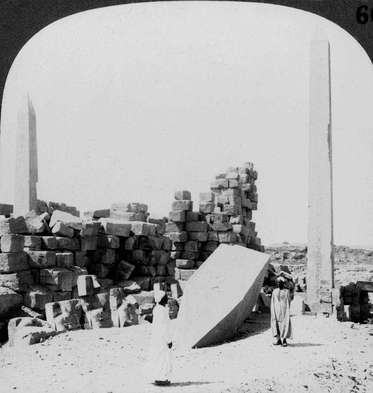 Den høyeste obelisken i Egypt, i tempelet i Karnak, Theben, Egypt, 1905. av Underwood and Underwood