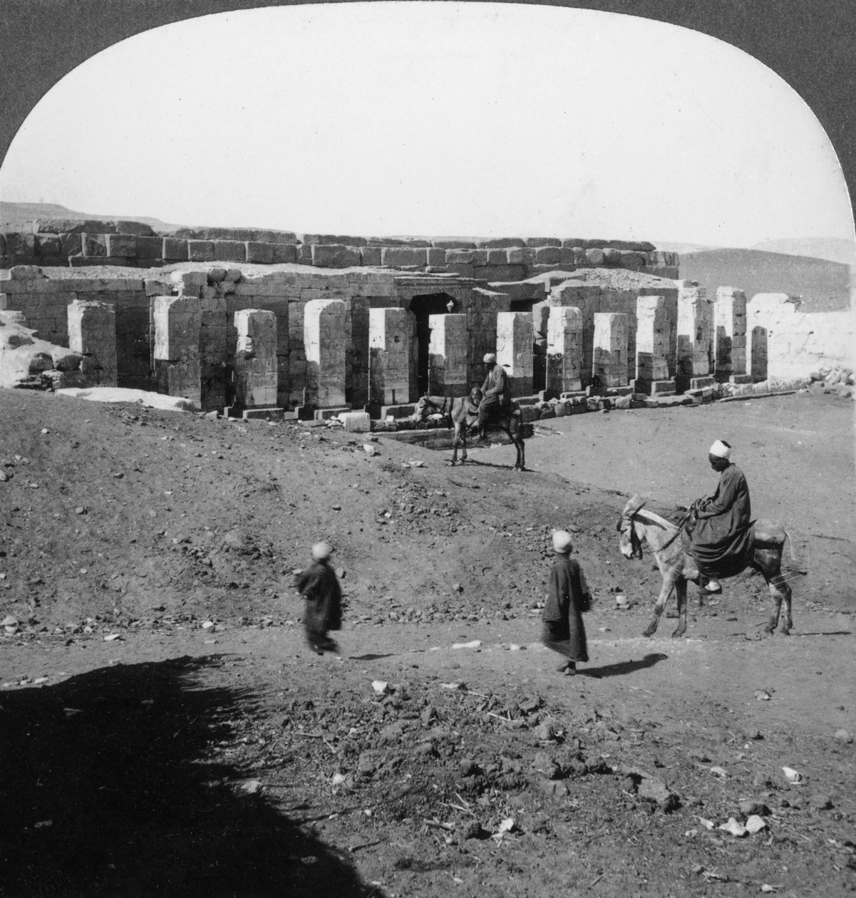Templet til Sethos I, Abydos, Egypt 1905. av Underwood and Underwood