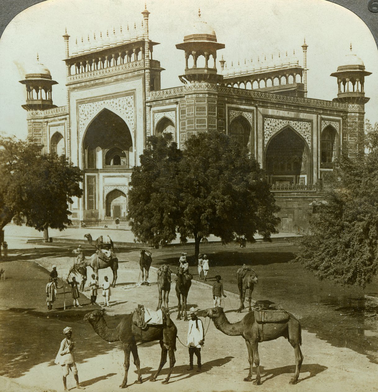 Graven til Akbar, Sikandarah, Uttar Pradesh, India, ca 1900-tallet. av Underwood and Underwood