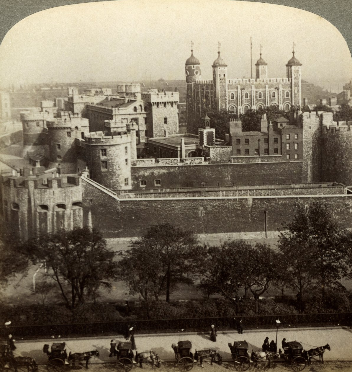 Tower of London, sent på 1800-tallet. av Underwood and Underwood