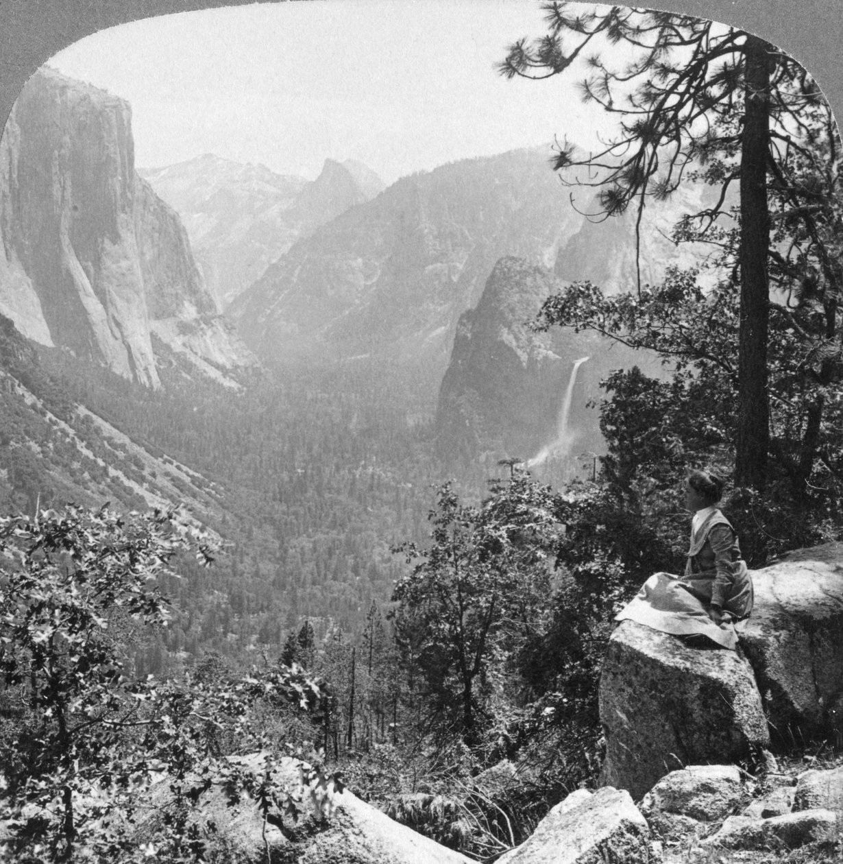 Utsikt fra Inspiration Point gjennom Yosemite Valley, California, USA, 1902. av Underwood and Underwood