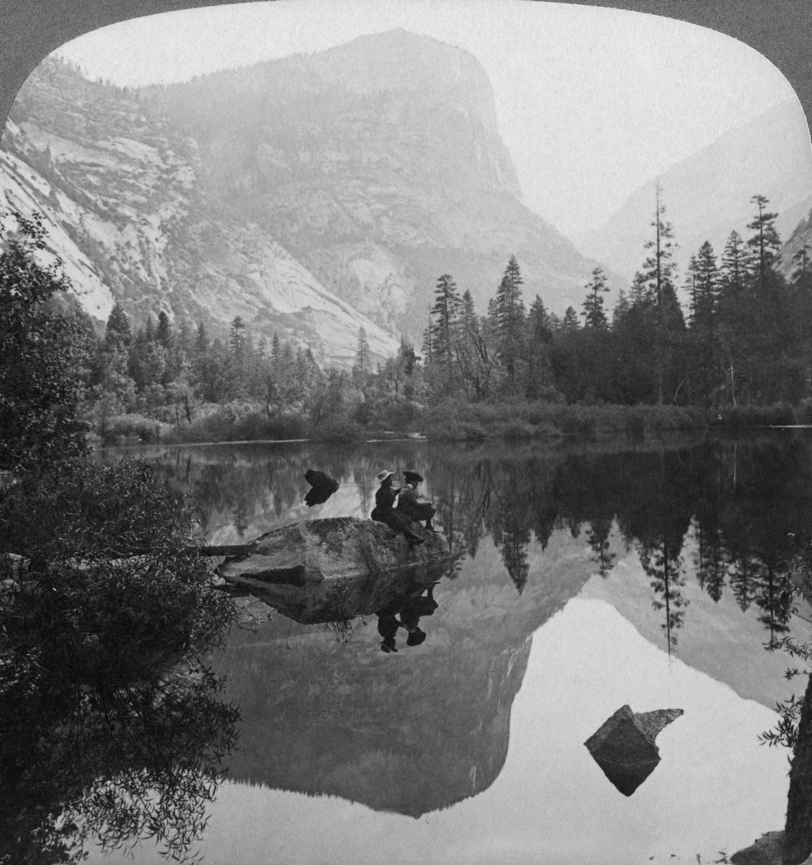 Utsikt over Mirror Lake, med utsikt mot Mount Watkins, Yosemite, California, USA, 1902 av Underwood and Underwood