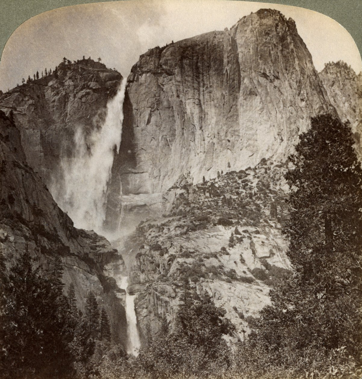Yosemite Point og vindblåste Yosemite Falls, Yosemite Valley, California, USA, 1902 av Underwood and Underwood