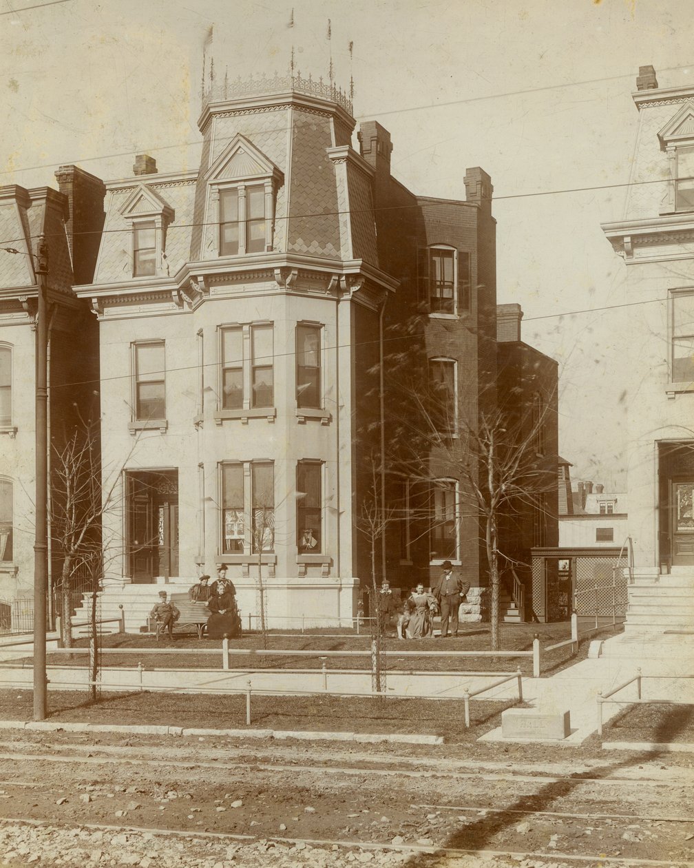 Charles S. Brown Residence. 2337 St. Louis Avenue av Unknown