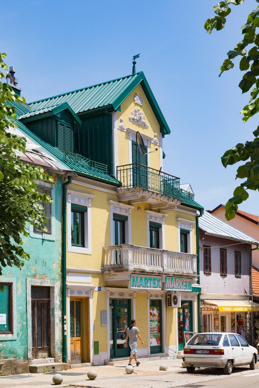 Baja Pivljanina Street, Cetinje, Montenegro av Unknown