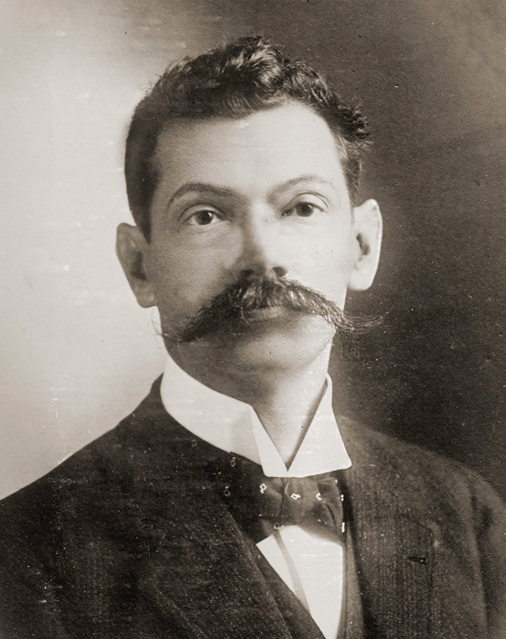 Portrett av Dr Francisco Bertrand Barahona ca. 1910 av Unknown