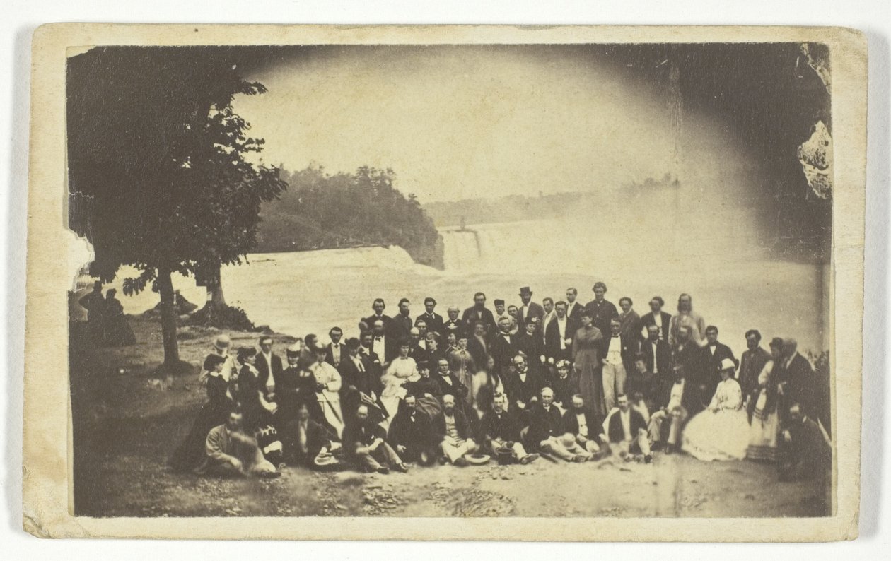 Uten tittel (Gruppe ved Niagara falls) av Unknown