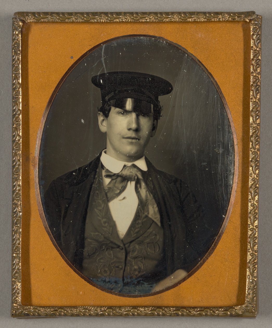 Uten tittel (Ung mann med hatt) av Unknown