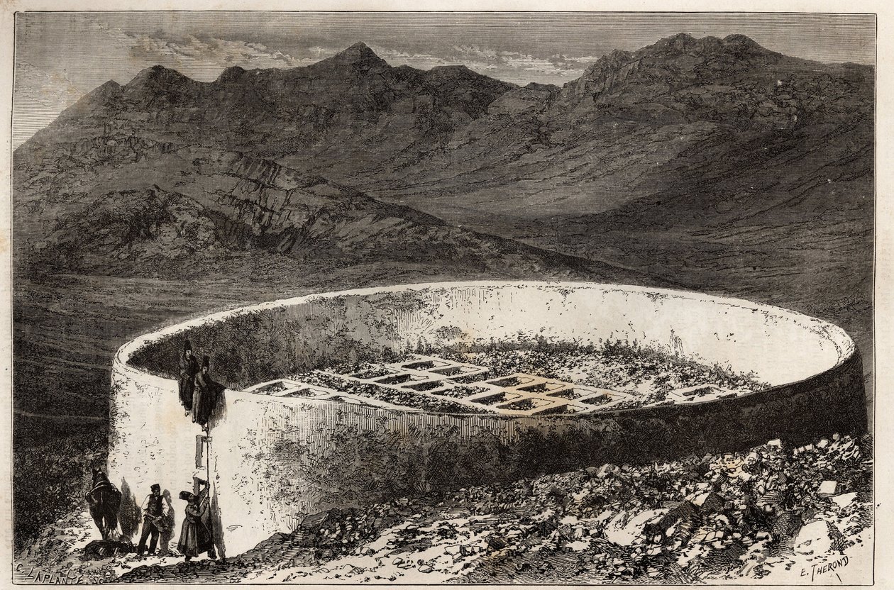 En guebra (eller zoroastrisk) kirkegård nær Teheran (Iran), i form av et stort tårn med en omkrets på 60 meter og en høyde på 5 meter; interiøret er arrangert i maconnated bokser, hver fungerer som en inngang til hvelvene eller bein er deponert av Unknown artist