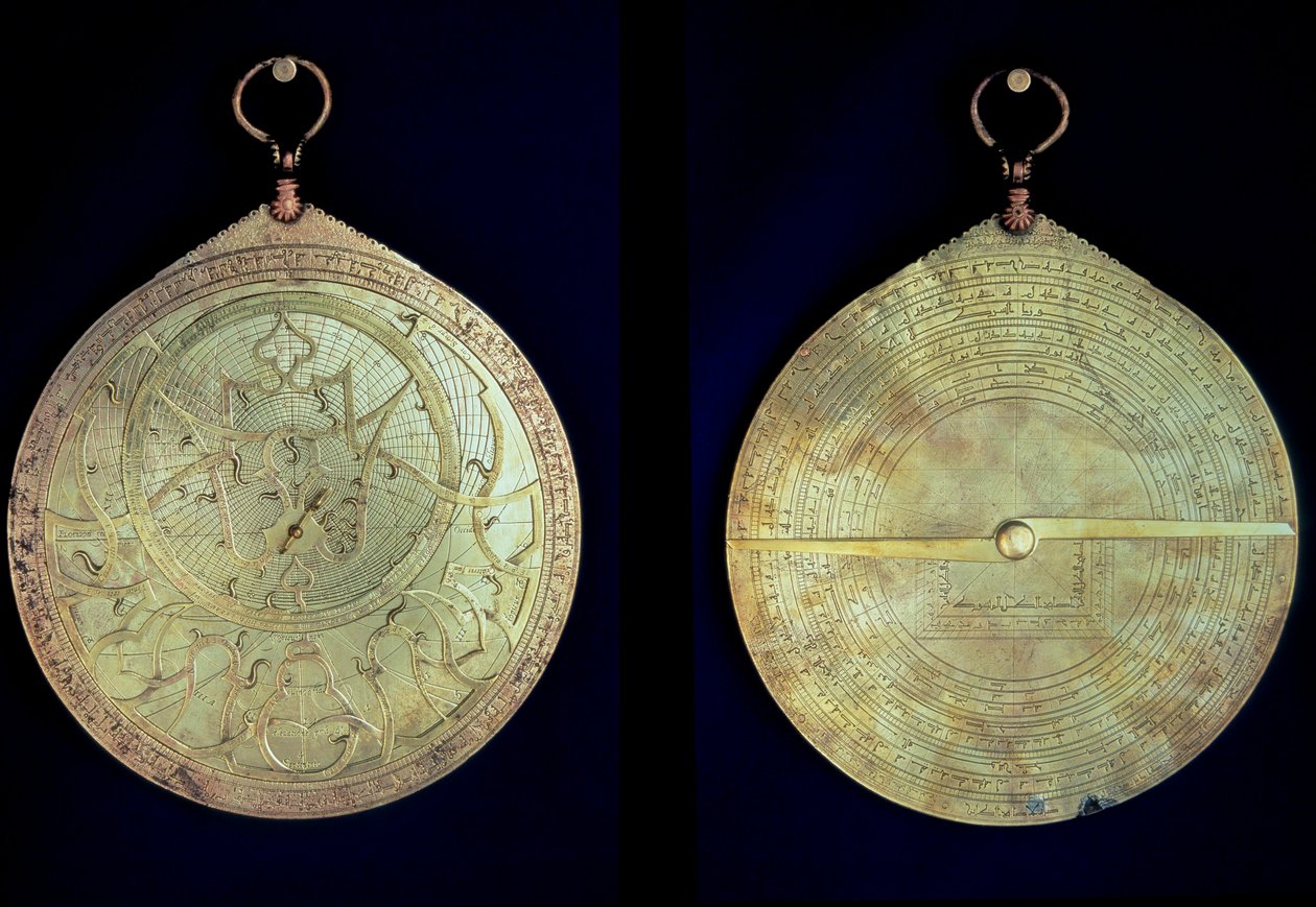En astrolabium, et astronomisk måleinstrument brukt av navigatører, fra 1400-tallet. Privat samling. av Unknown artist