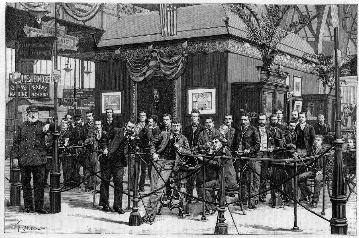 Auditions av fonografer laget av Thomas Edison installert i Galerie des Machines på Paris Universal Exhibition i 1889. (Fra et fotografi). Gravering i "" Nature: gjennomgang av vitenskapene og deres anvendelser til kunst og industri", 31 Au av Unknown artist