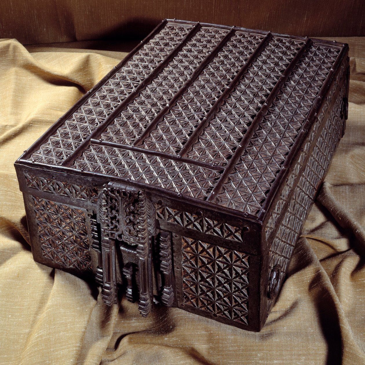 Kassett som inneholder Amiens-traktaten fra 1527 brukes til hestetransport (allianse mellom Henry VIII og Francois I mot Charles V). Paris, Nasjonalarkivet av Unknown artist
