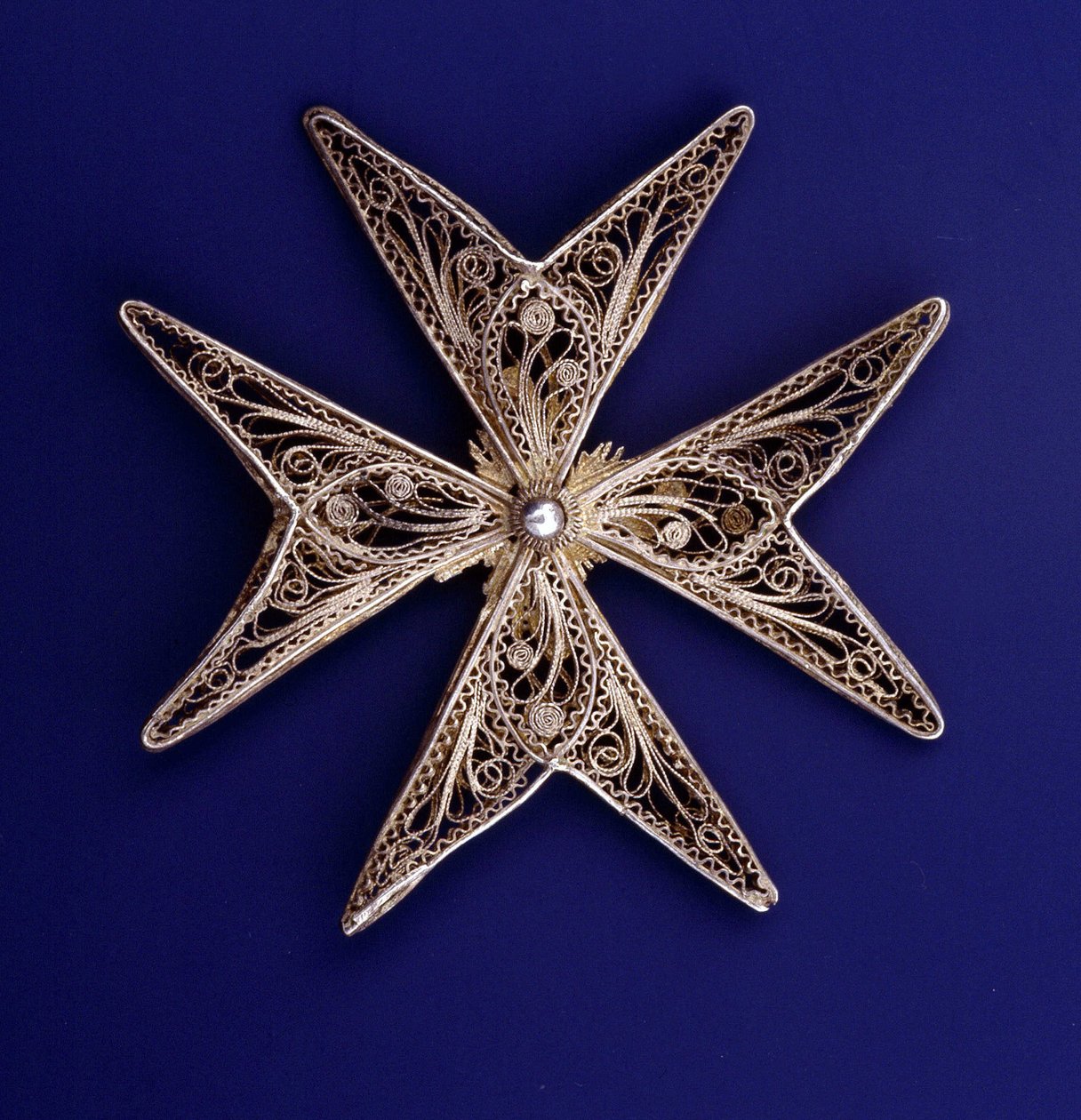 Cross of the Order of Malta, silver filigree, early 19th century. av Unknown artist