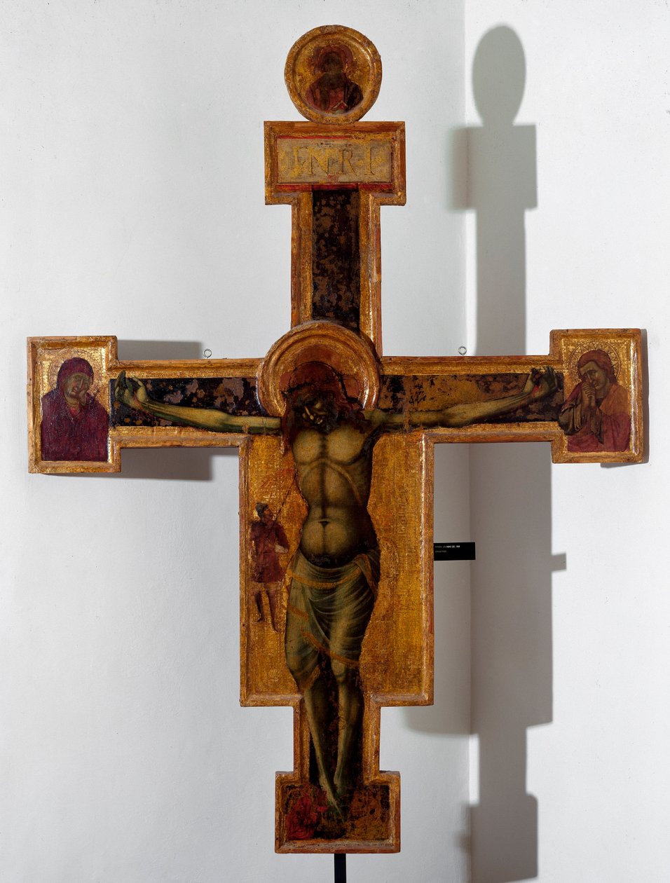 Korsfestelse "" INRI"" på korset. Anonymt tremaleri. Savona fra 1400-tallet, Pinacoteca Civica av Unknown artist