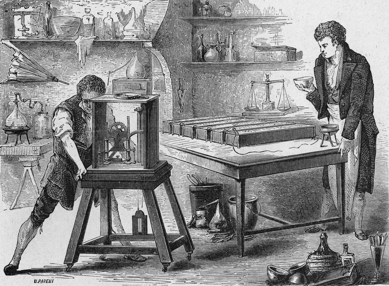 Humphry Davy bryter ned alkaliene ved hjelp av det elektriske batteriet. I "Album de la Science", Éditions Jouvet av Unknown artist