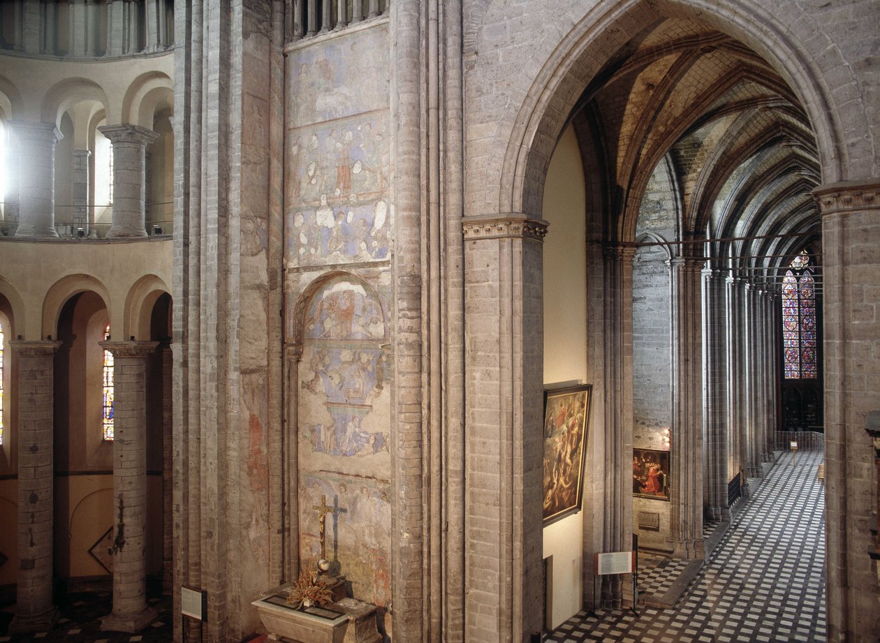 Interiør av katedralen i Tournai i Belgia. av Unknown artist