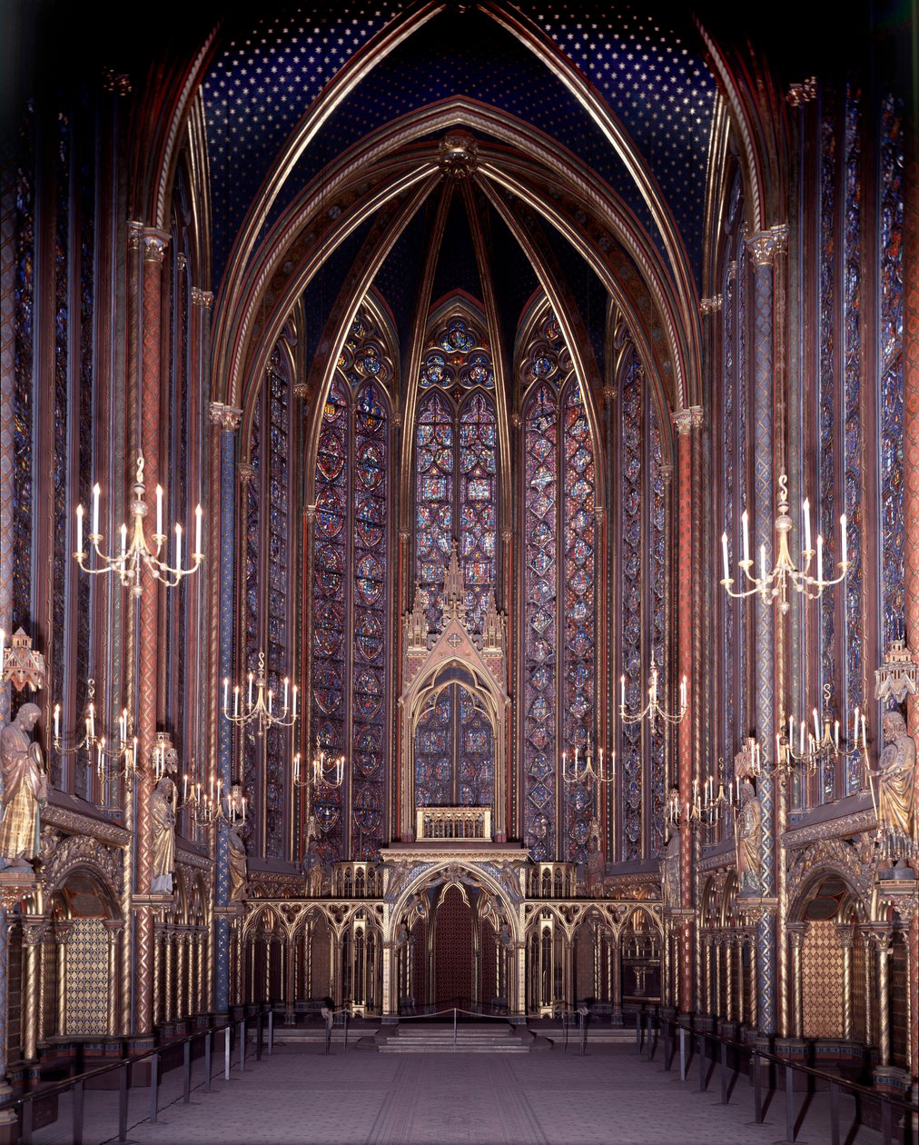 Innvendig utsikt over Sainte Chapelle of Paris: High Chapel, Architecture av Unknown artist