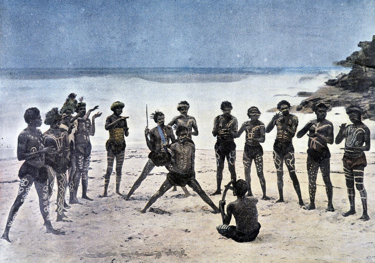 Papua-dans på stranden ved siden av landsbyen Takapuna (New Guinea). av Unknown artist