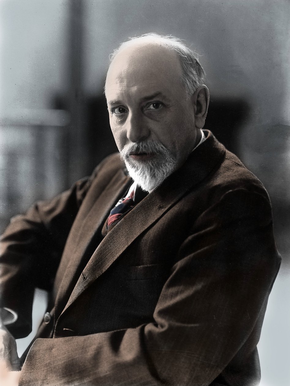 Portrett av den italienske forfatteren Luigi Pirandello rundt 1920. av Unknown Artist