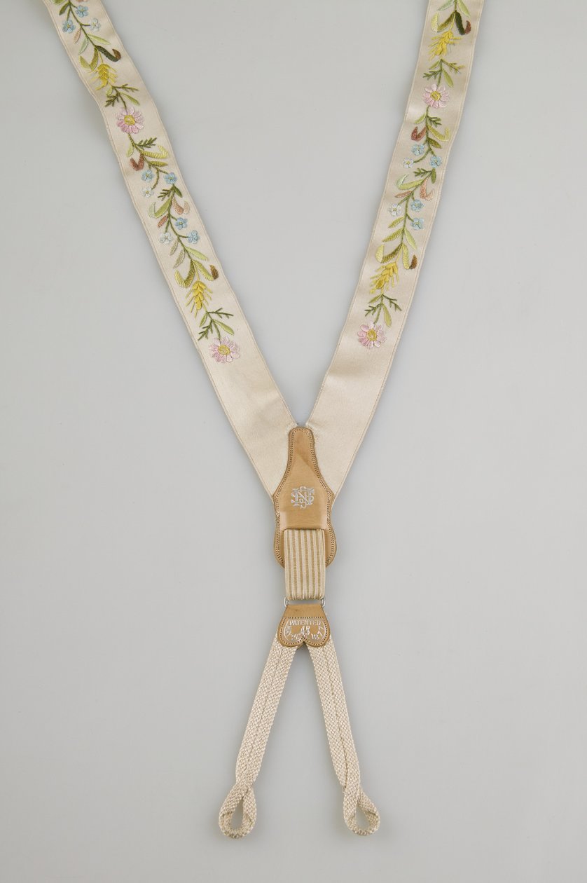 Seler, ca. 1880, brodert hvit sateng, lær, sølv, produsent ukjent av Unknown artist