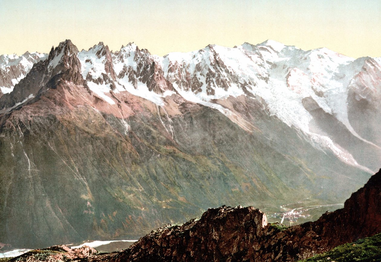 Utsikt over Mont Blanc: Mont Blanc-kjeden rundt 1890 av Unknown artist